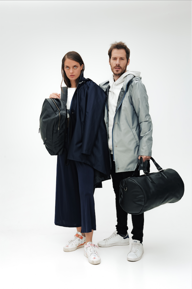 RAINCOAT GRAY