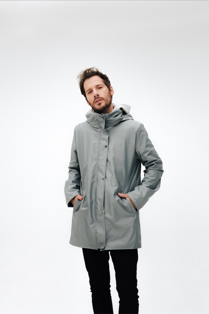 RAINCOAT GRAY