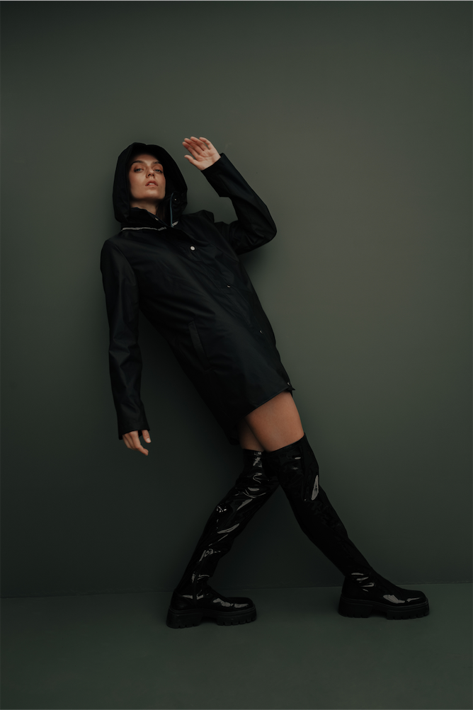 RAINCOAT BLACK